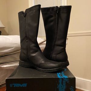 Teva Capistrano Winter Boot - Black